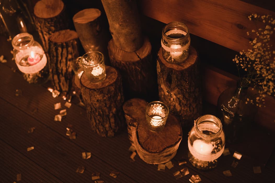 lampiony na drewnianych podstawkach boho rustic na wesele